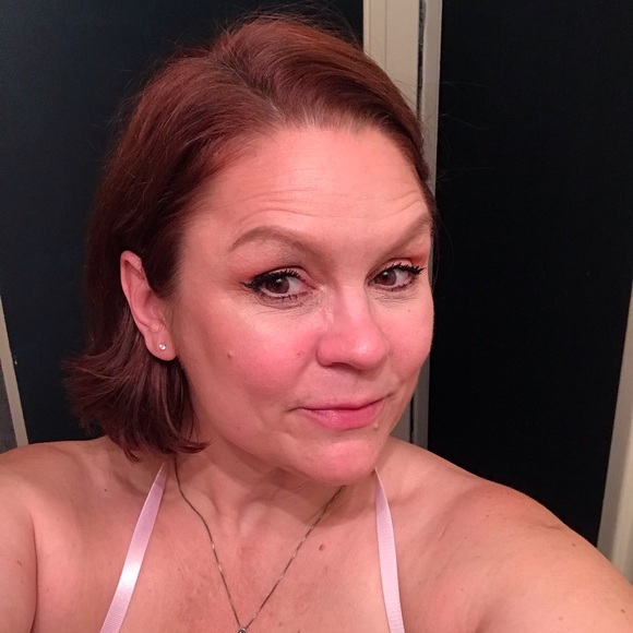 Meet your Posher, Dawn-Michelle - Picture 3 of 16